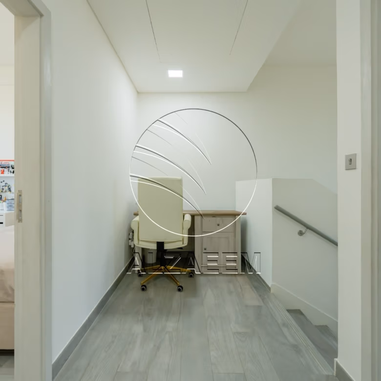 VACANT! Corner | Single Row | Fully Furnished