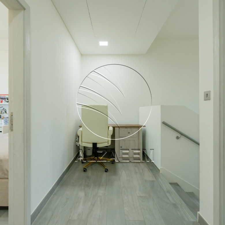 VACANT! Corner | Single Row | Fully Furnished