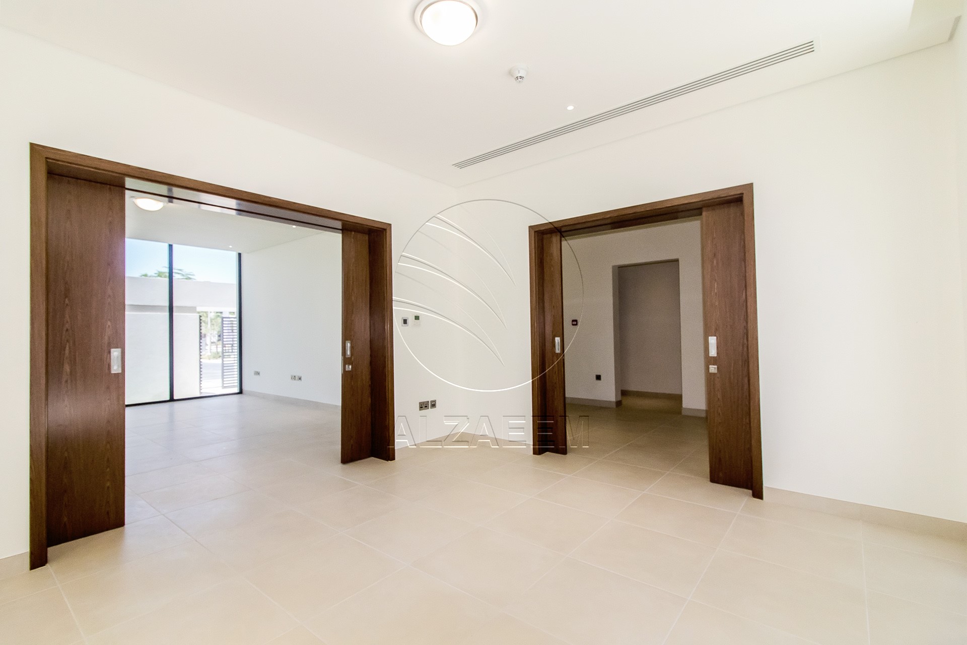 VACANT! 5BR+Maid | Mid Unit-Double Row