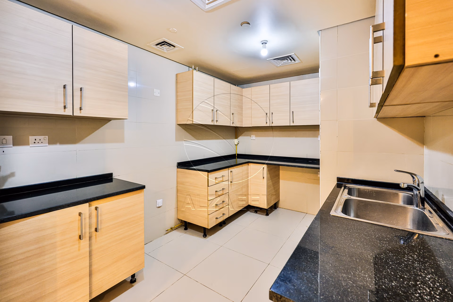 √VACANT- Furnished | Higher Floor | Urban Views√