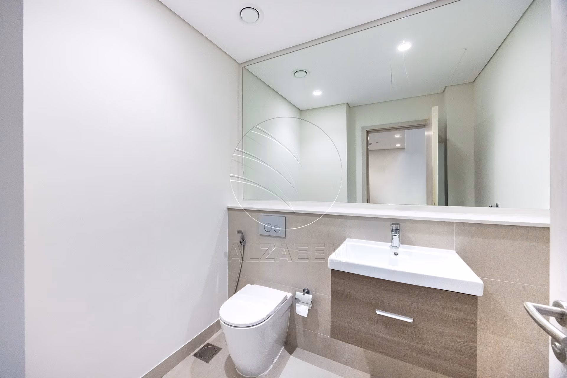 √ TOP FLOOR | Stunning Golf View | 2 Balconies √
