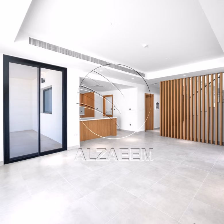 √Corner Unit | Double Row | Move-in Ready√