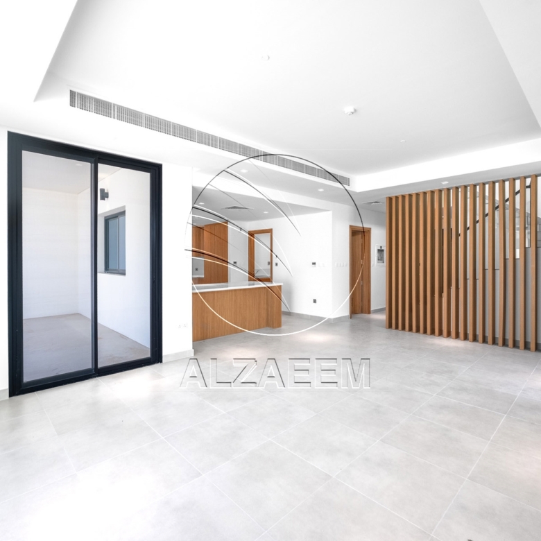 √Corner Unit | Double Row | Move-in Ready√