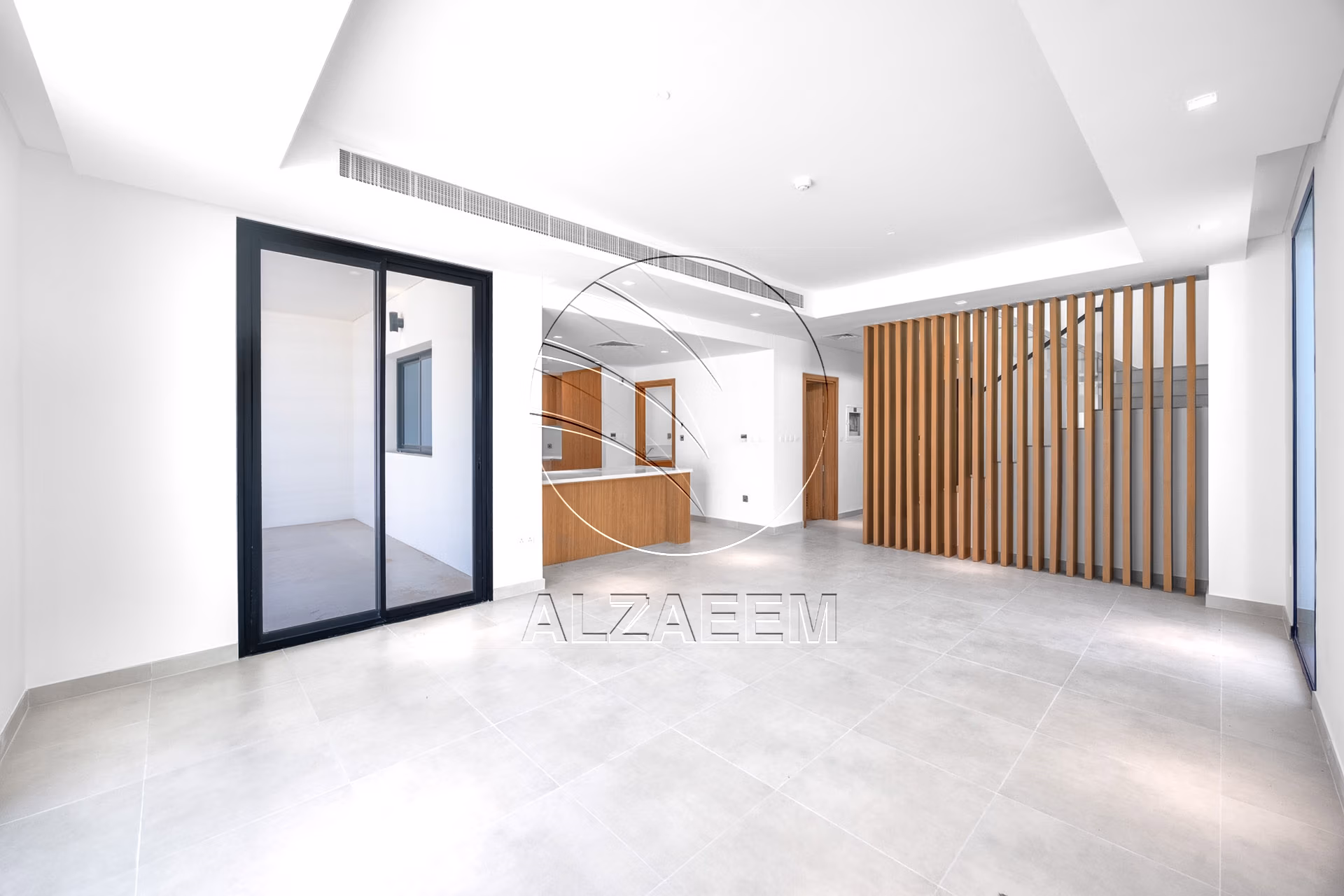 √Corner Unit | Double Row | Move-in Ready√
