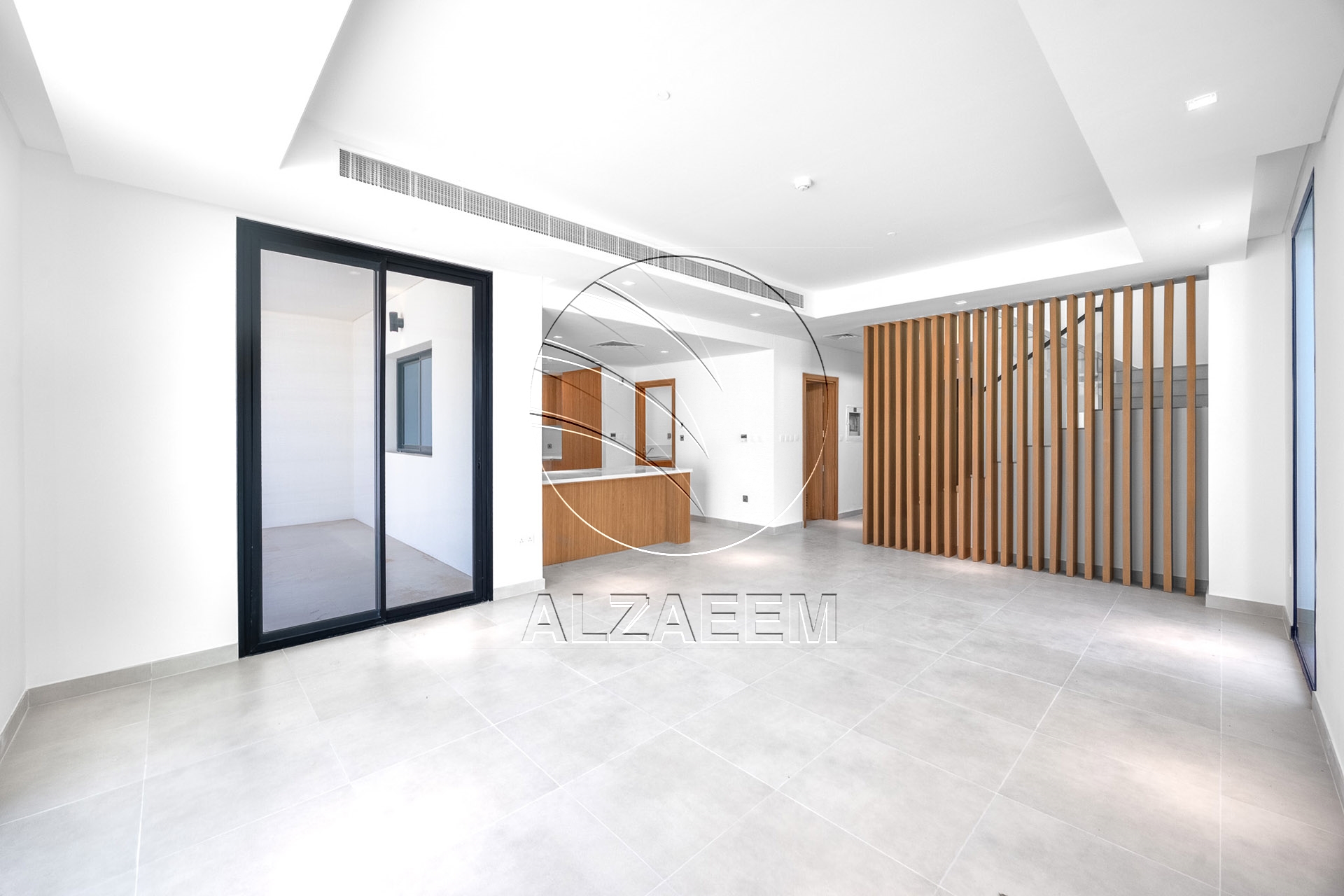 √Corner Unit | Double Row | Move-in Ready√