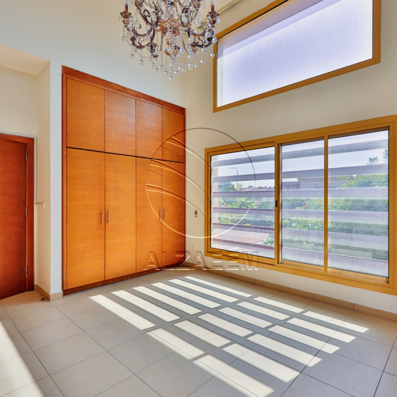 Vacant | Private Pool | For Investment or End Use