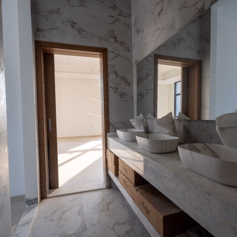 √Single Row l Landscaped l 2Y Maintenance free√
