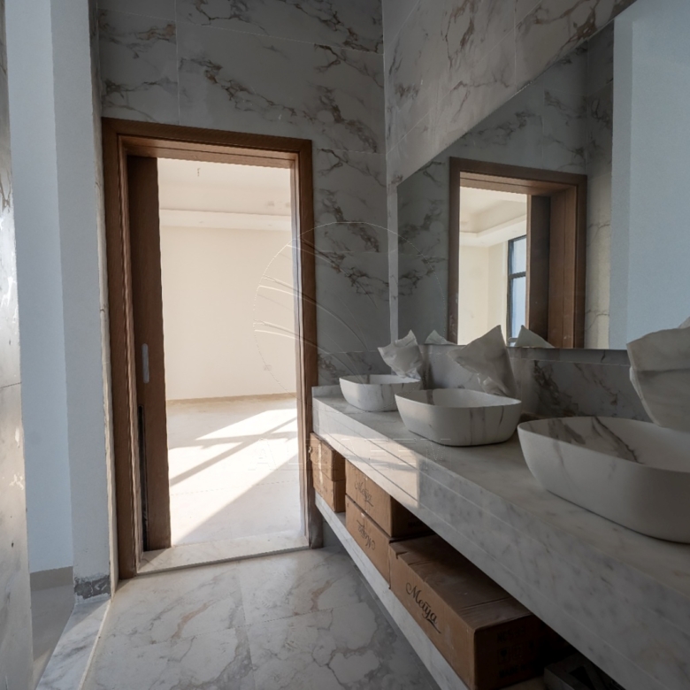 √Single Row l Landscaped l 2Y Maintenance free√