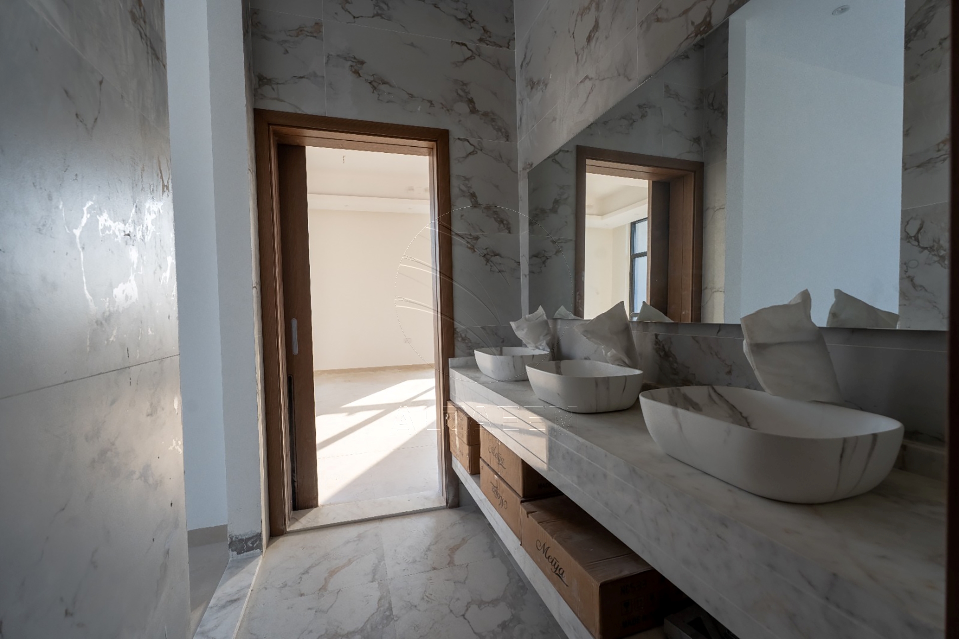 √Single Row l Landscaped l 2Y Maintenance free√