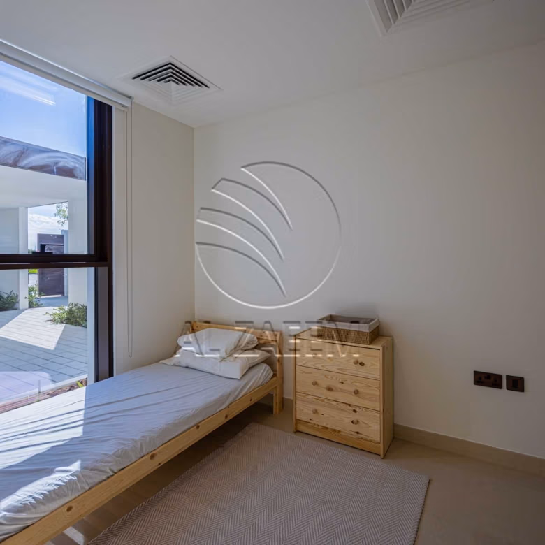 1005 Sqm Plot | High Ceiling | Single Row Corner