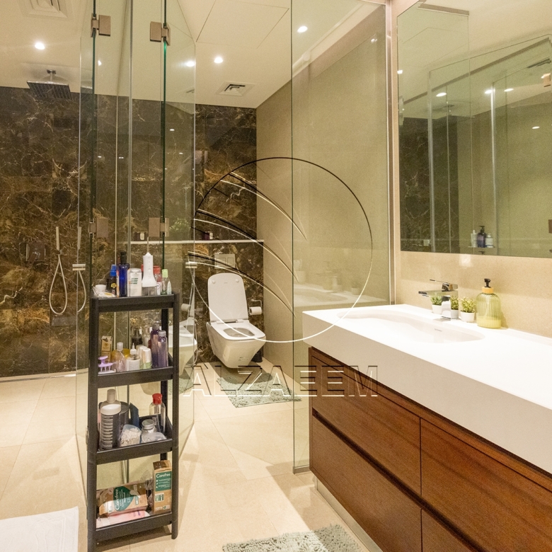 √CORNER 5BR Villa with Pool | Landscaped Garden√