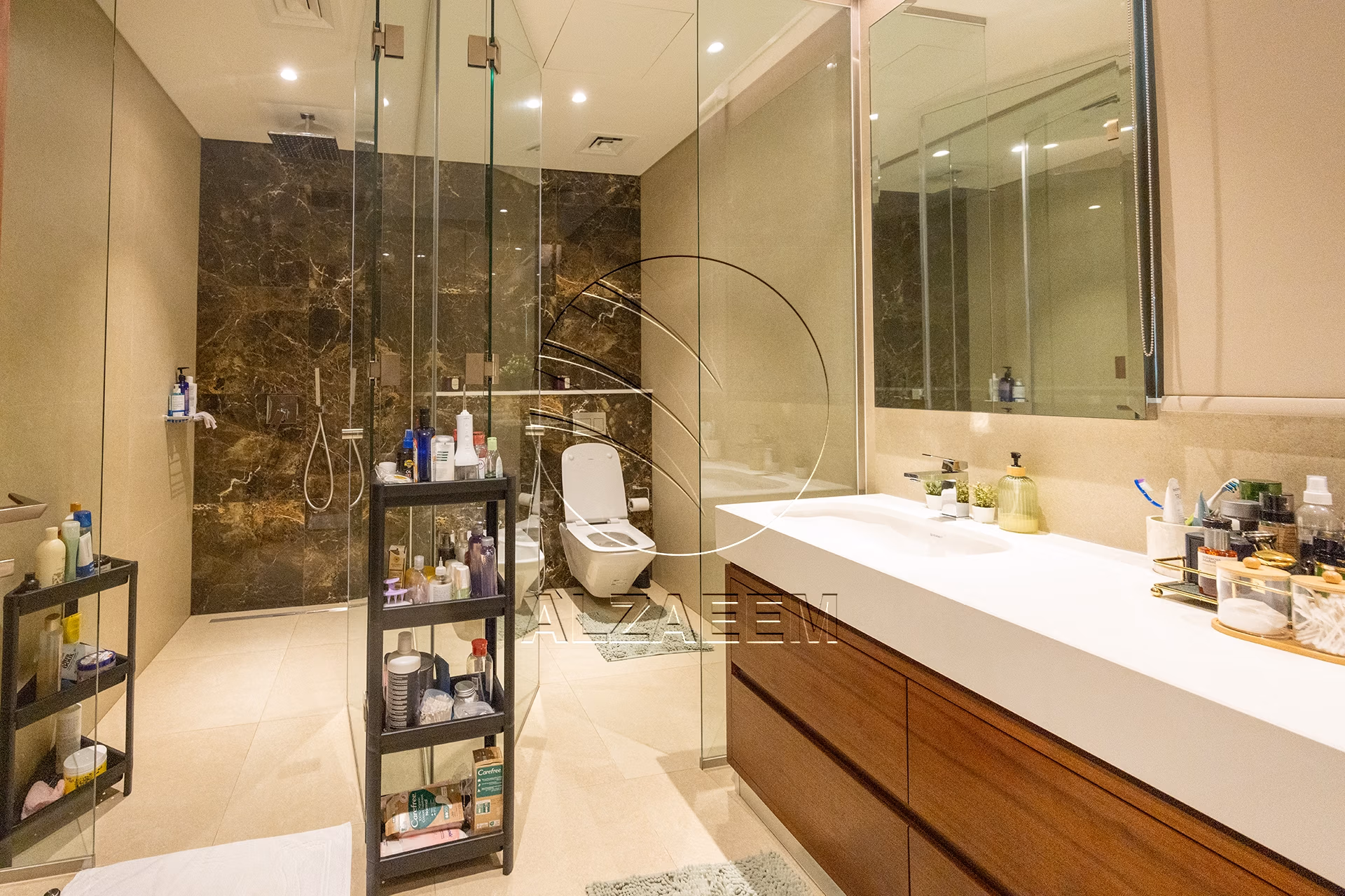 CORNER 5BR Villa with Pool | Landscaped Garden