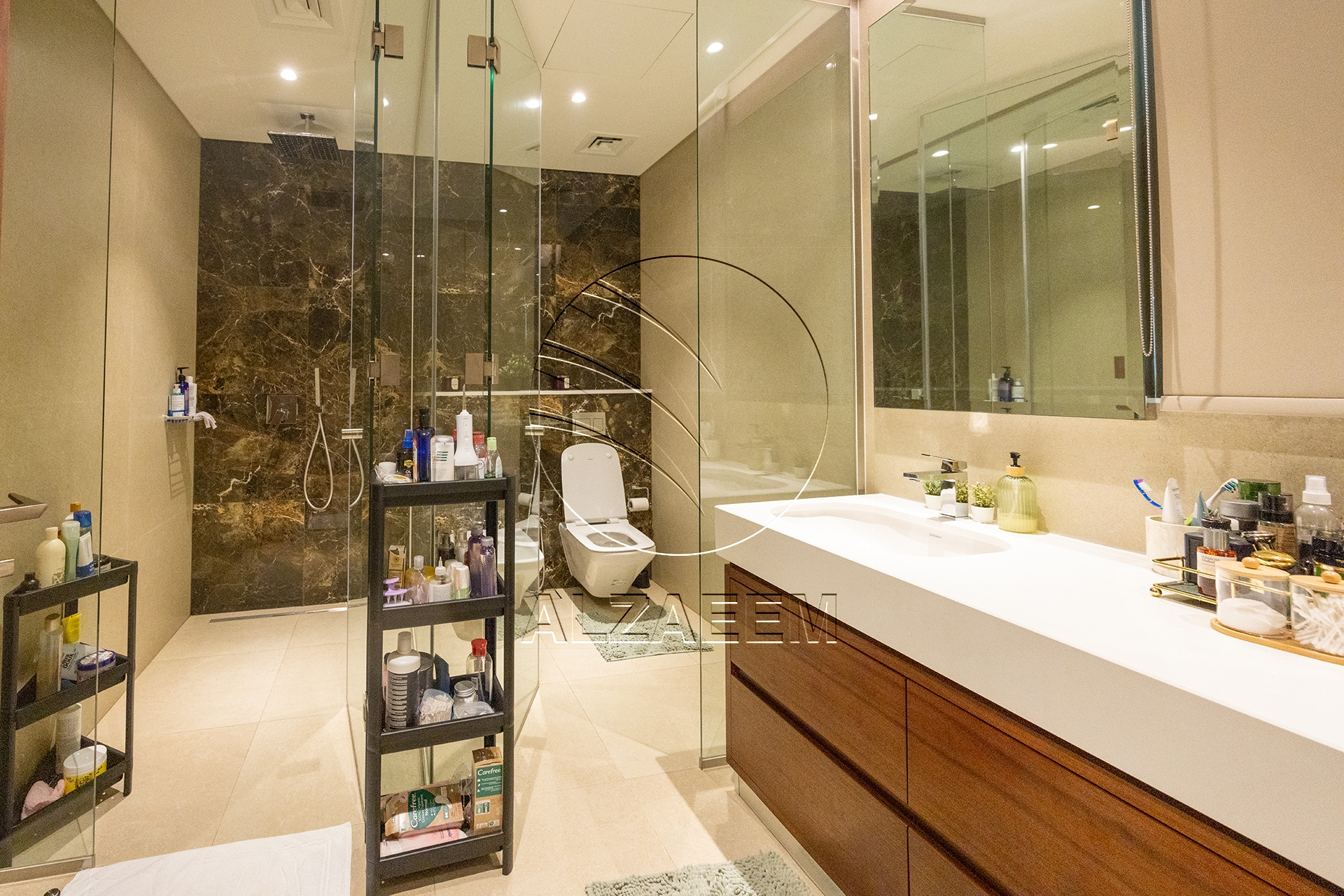 √CORNER 5BR Villa with Pool | Landscaped Garden√