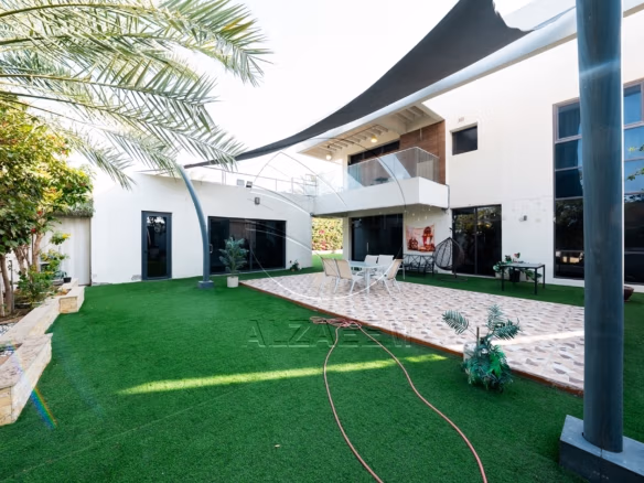 VIP | Upgraded Villa | Corner Single Row | Jacuzzi