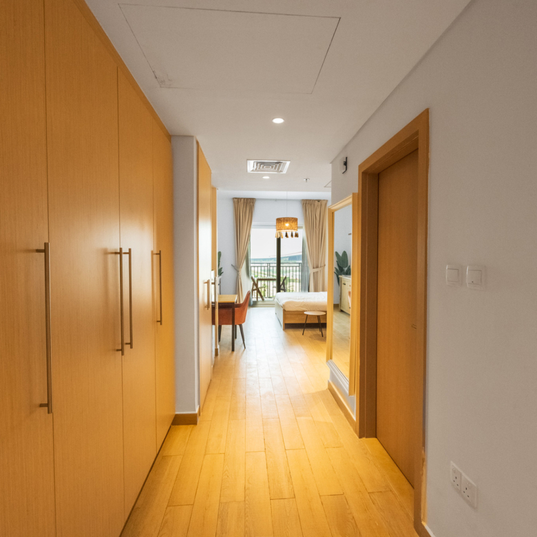 √ Full Canal View | VACANT | Fully Furnished √