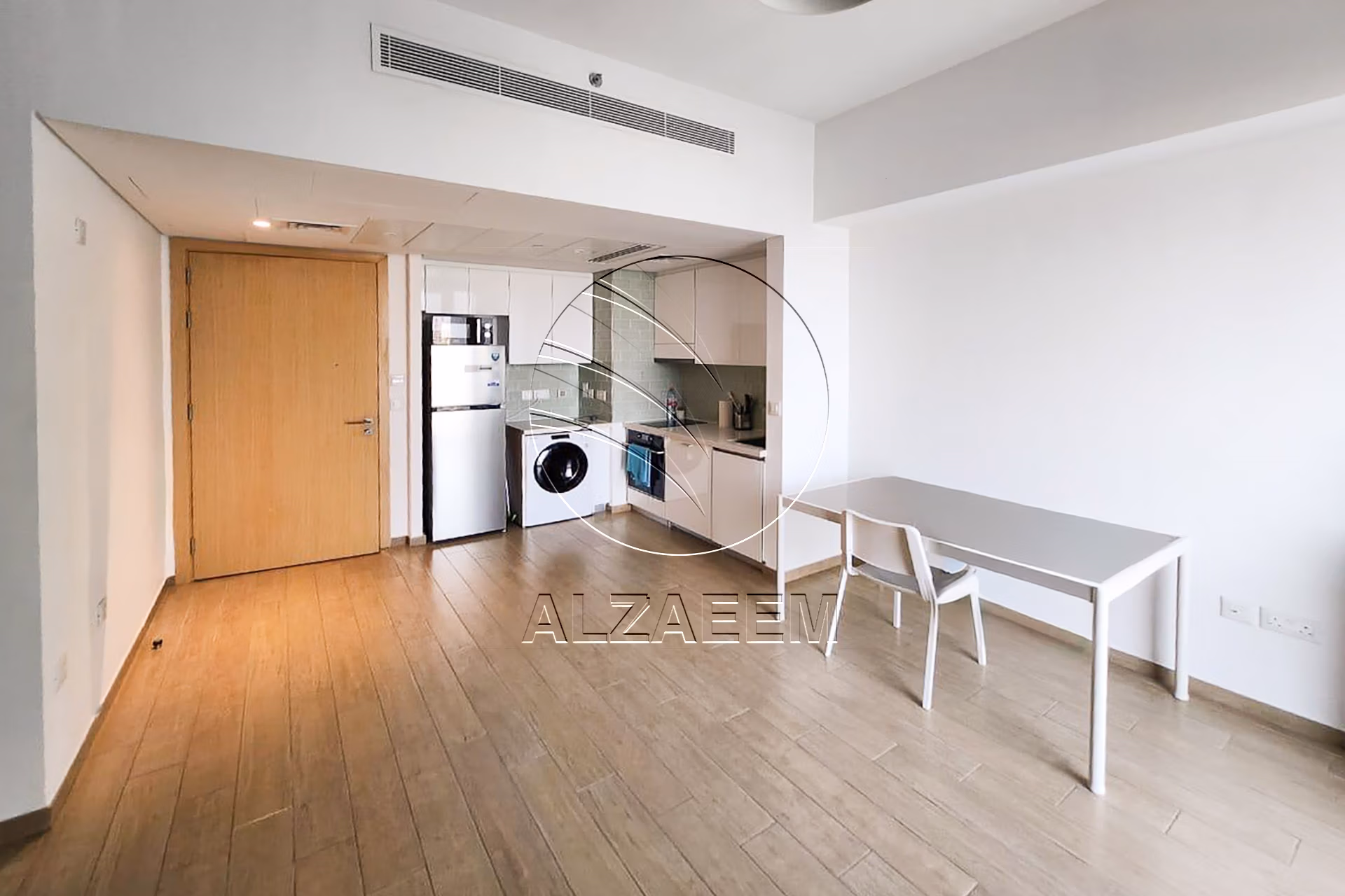 Studio! BIG Balcony ! Higher Level | Huge Layout