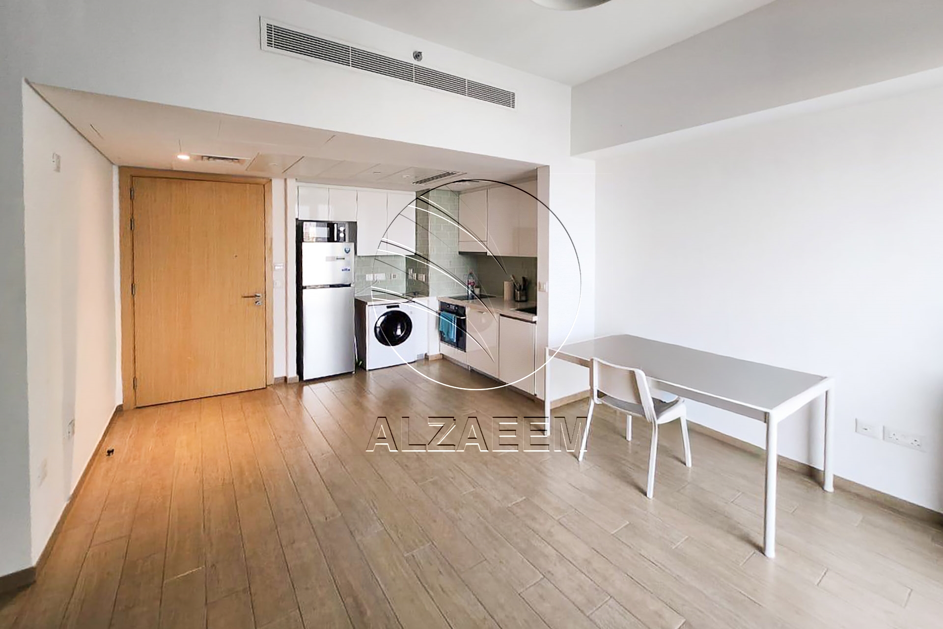 Studio! BIG Balcony ! Higher Level | Huge Layout