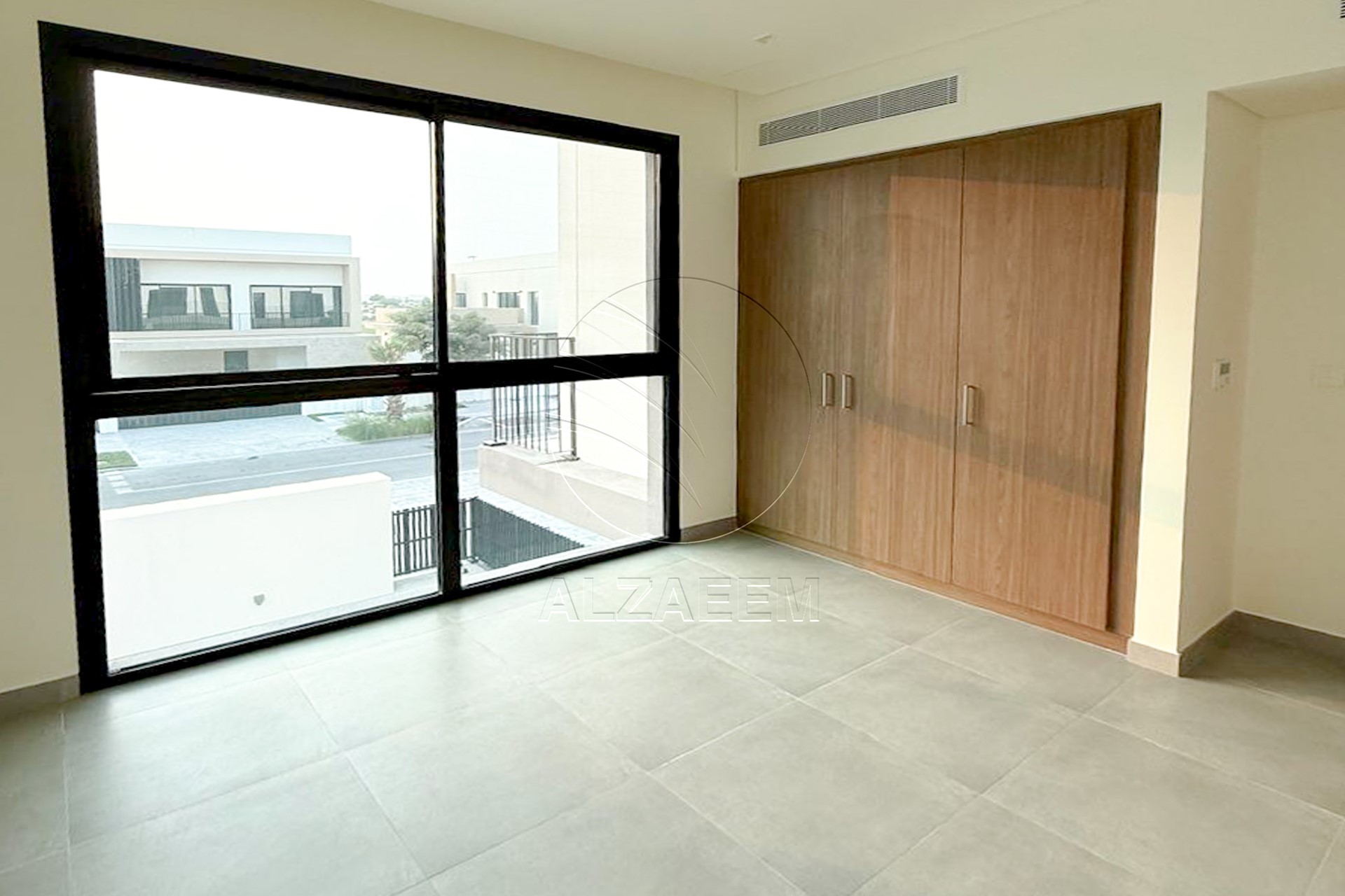 Single Row | Duplex 4BR Villa 4XS | Corner Unit