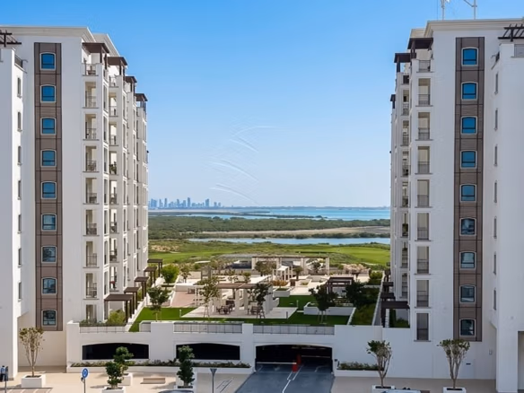 Corner Unit+Balcony | Big layout | With Refund
