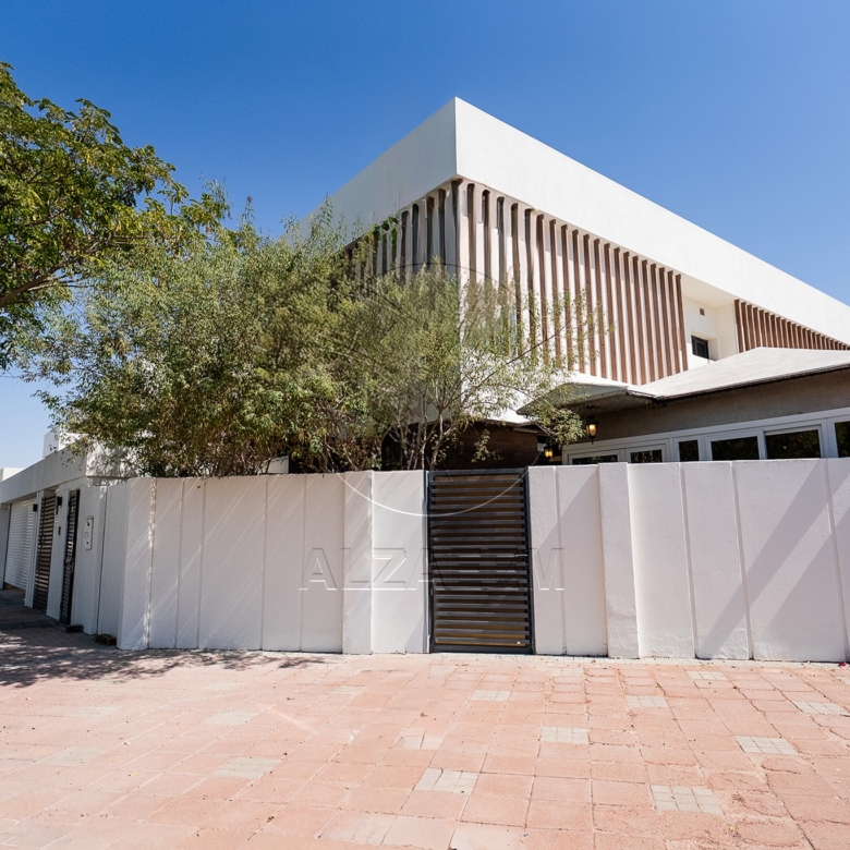 √Corner Unit | 5BR Villa with Pod | 2 Majlis√
