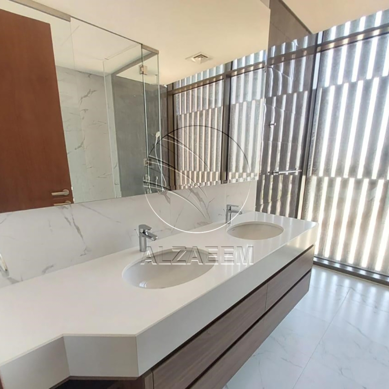 HOT DEAL Villa with Spacious 1,000 Sqm Plot