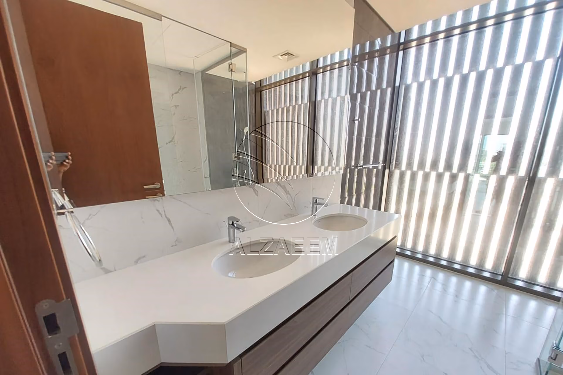 HOT DEAL Villa with Spacious 1,000 Sqm Plot