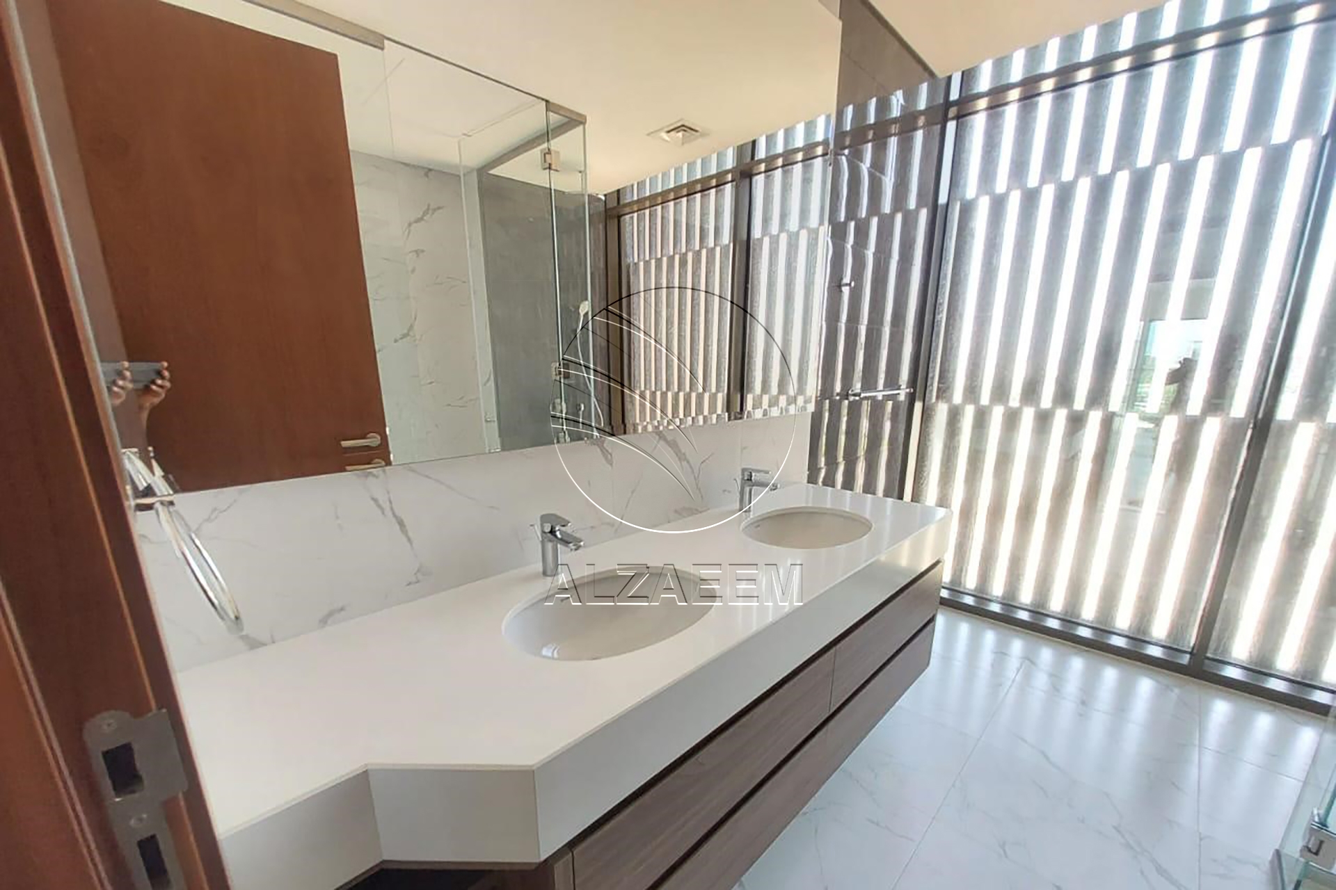 HOT DEAL Villa with Spacious 1,000 Sqm Plot