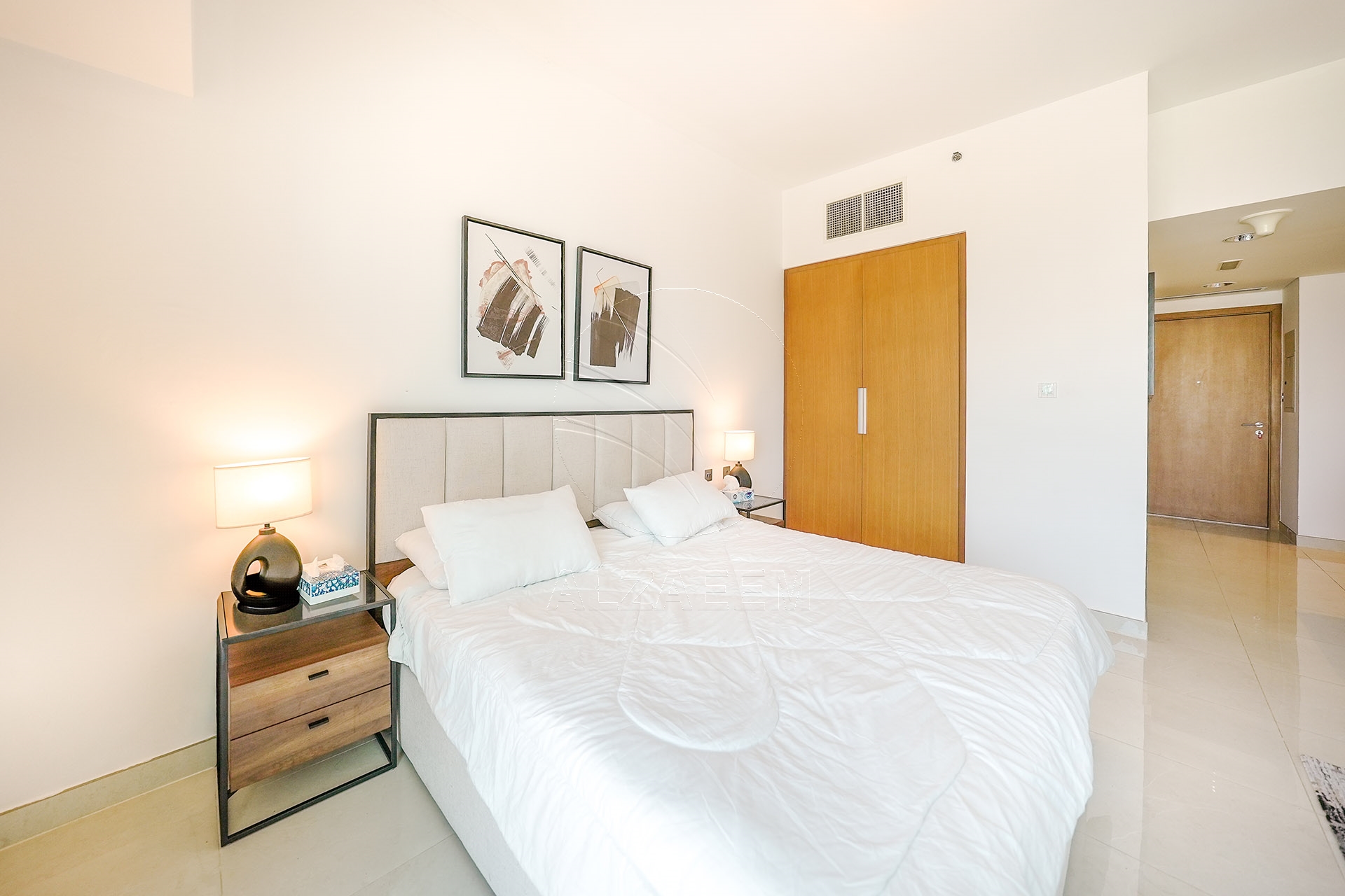 √ EXCLUSIVE + VACANT! Elegantly Furnished Studio √