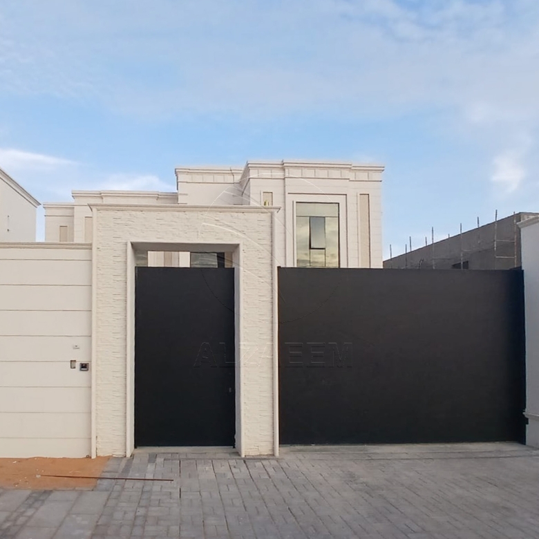√ Mixed Use Villa | 5 Master Bedrooms | Majlis √