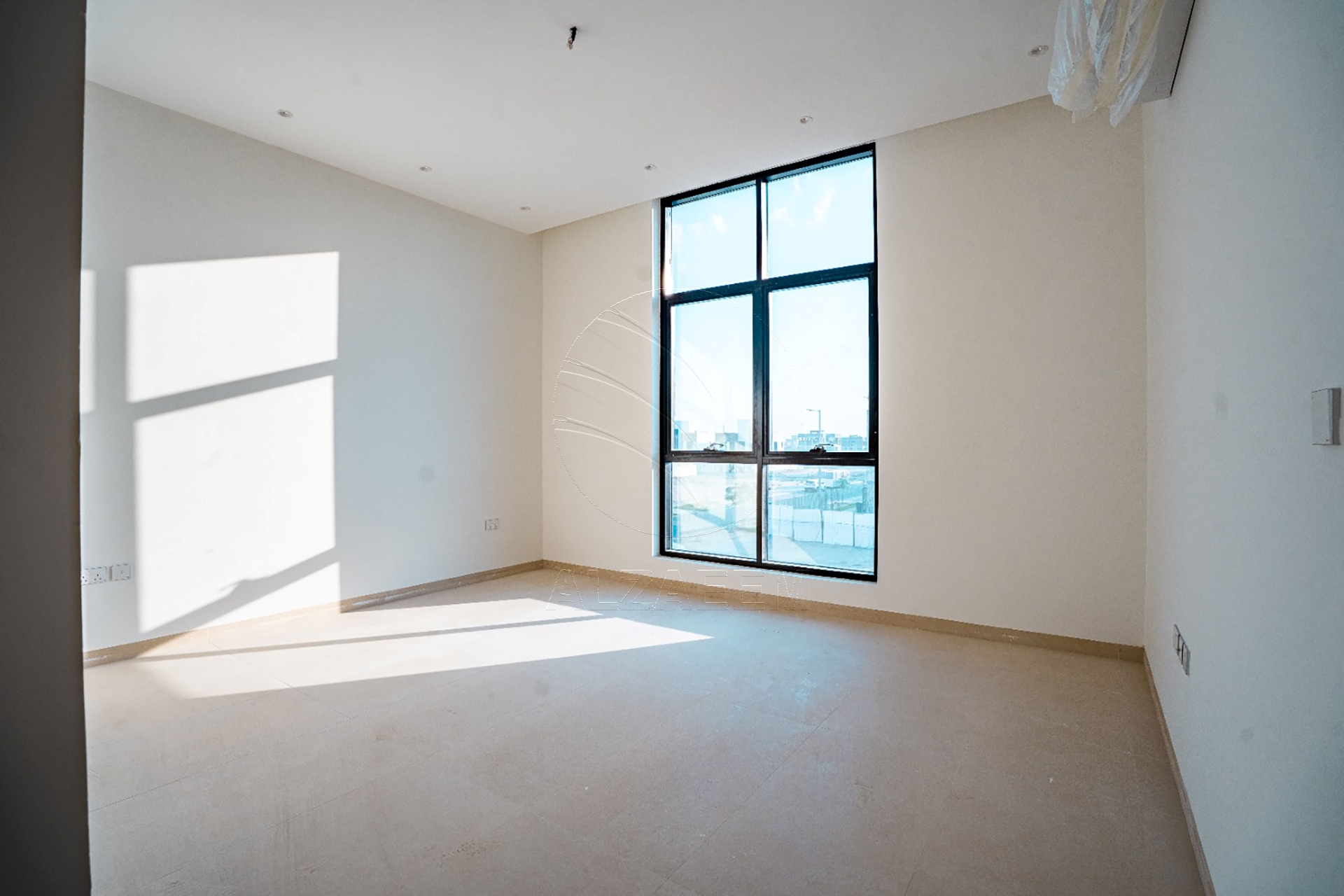 √Single Row l Landscaped l 2Y Maintenance free√