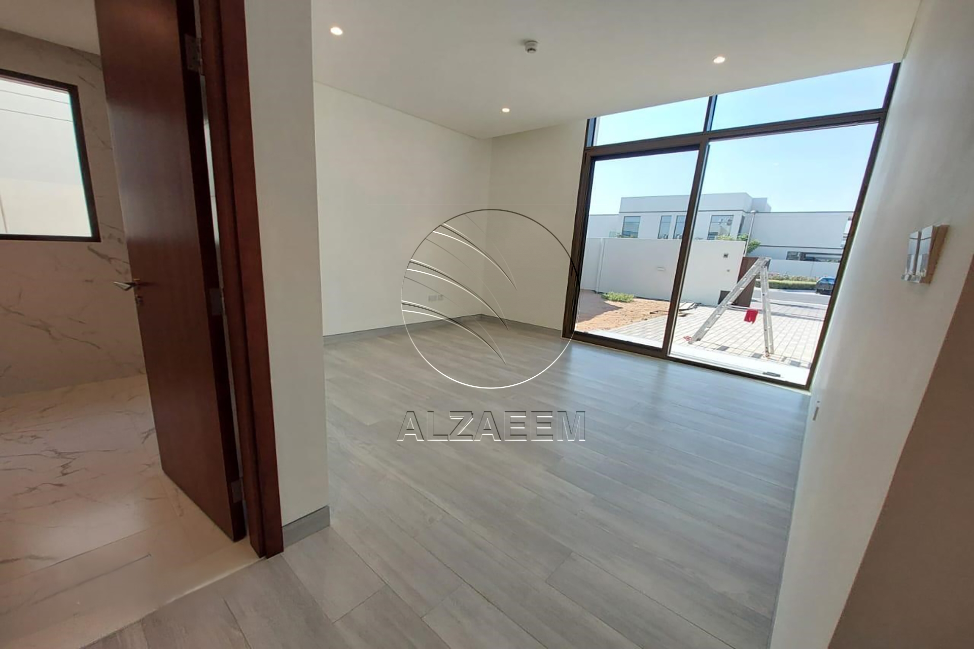 HOT DEAL Villa with Spacious 1,000 Sqm Plot