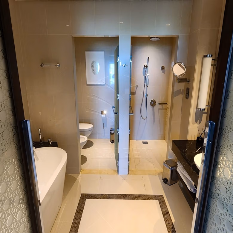 √ HOT DEAL! Sea View and Vacant Unit √