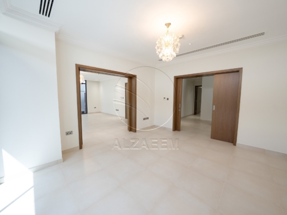 √Single Row Corner | VACANT | Prime Location√