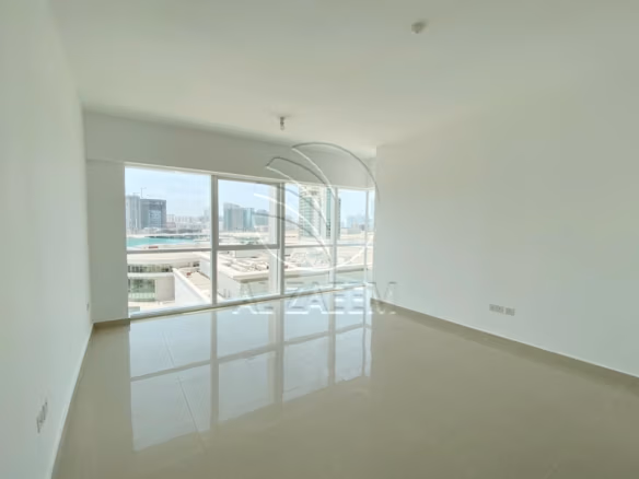 VACANT and Spacious Unit with Marina Views