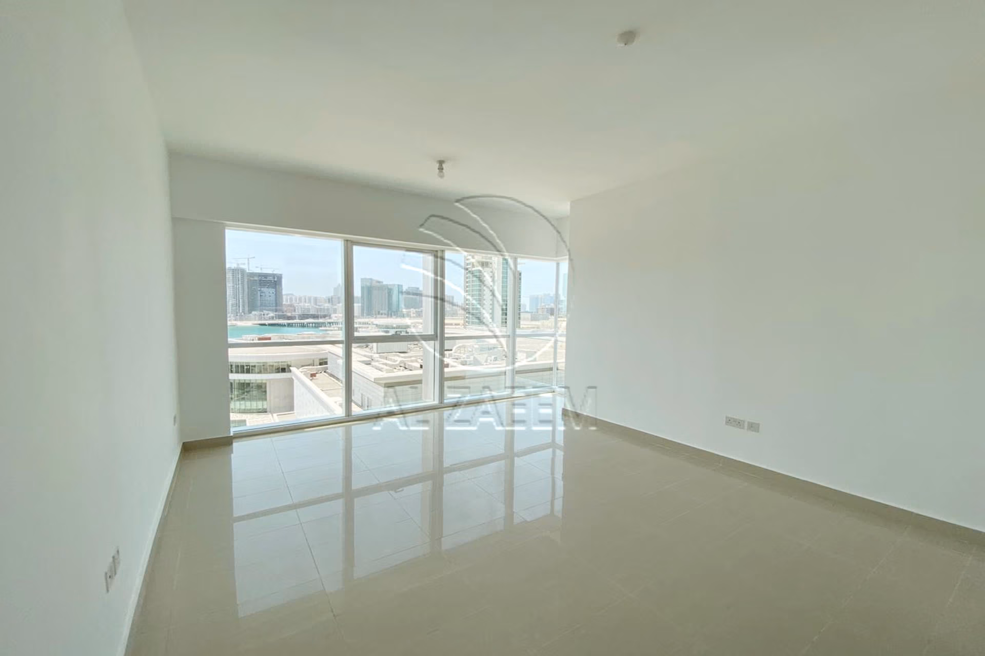 VACANT and Spacious Unit with Marina Views