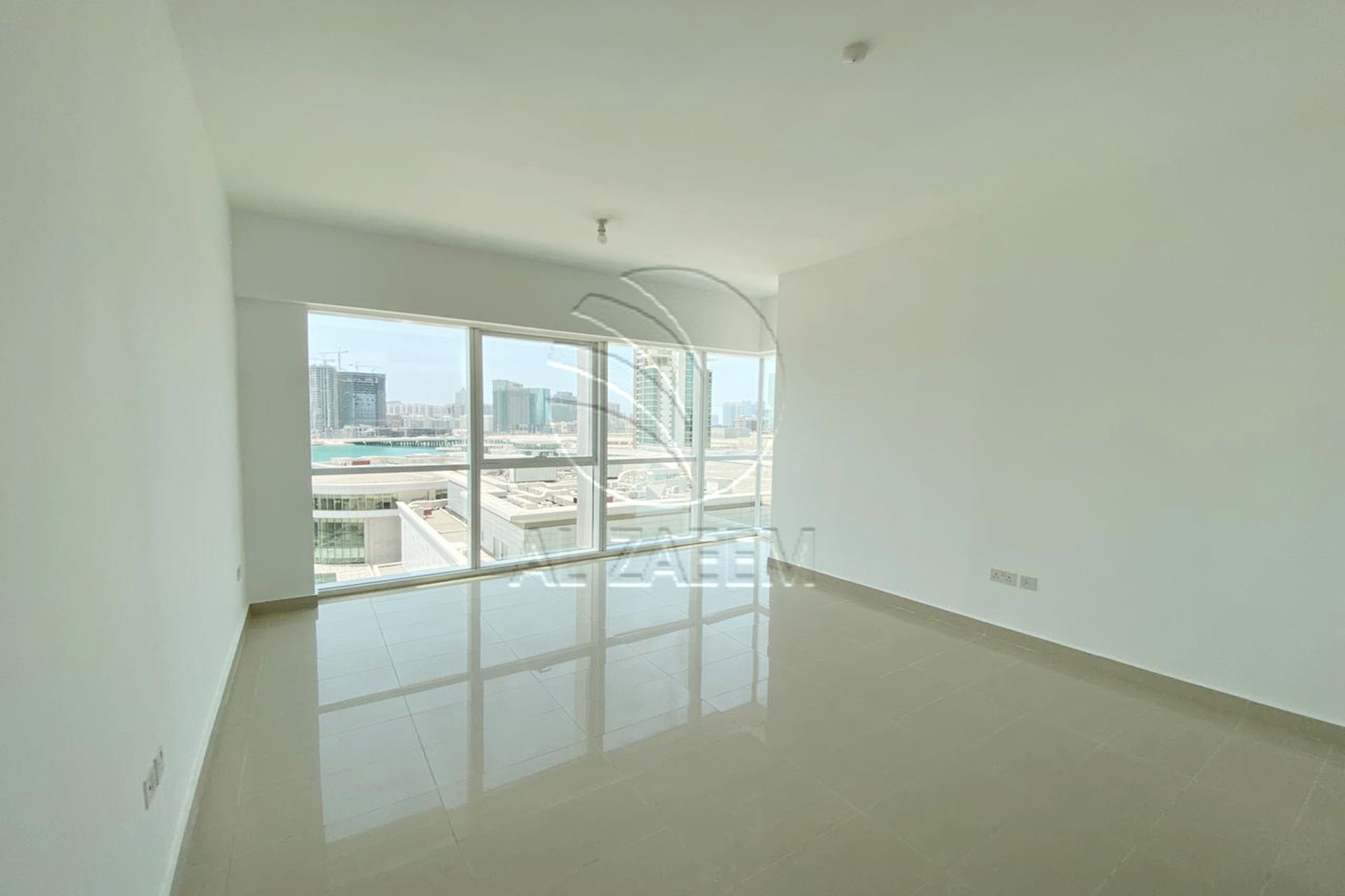 VACANT and Spacious Unit with Marina Views