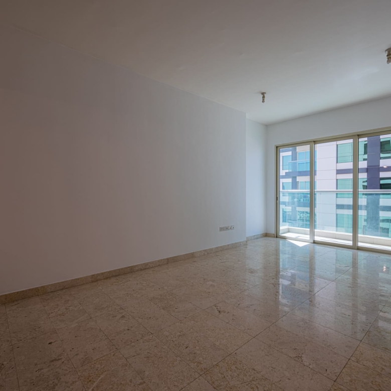 √High Floor | Balcony | Pool and Partial Sea View√