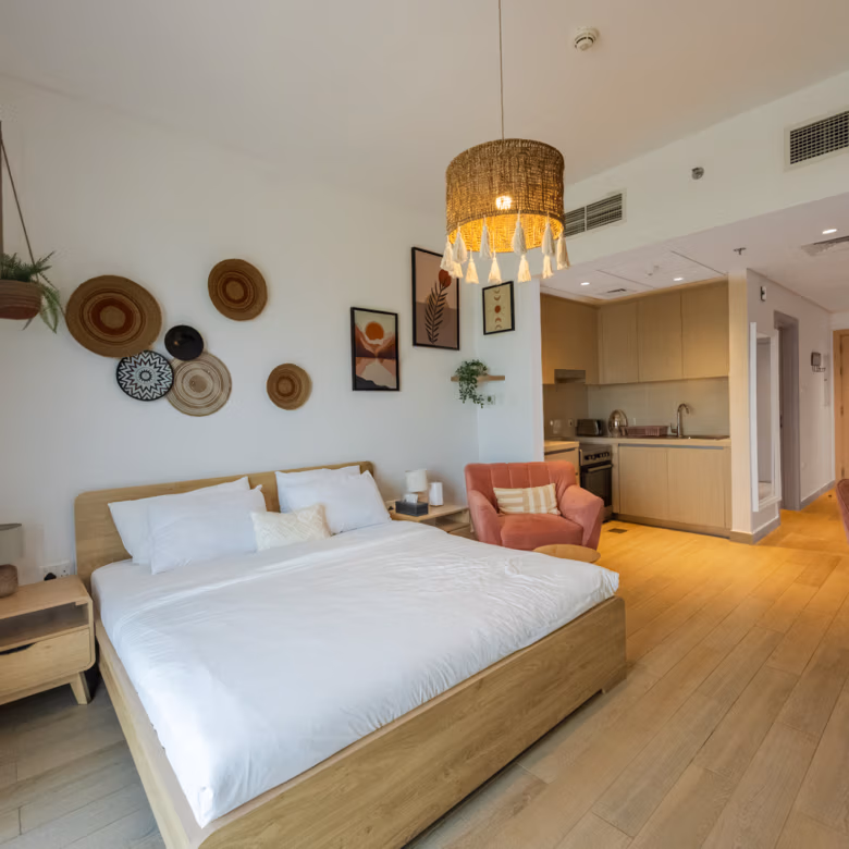 √ Full Canal View | VACANT | Fully Furnished √