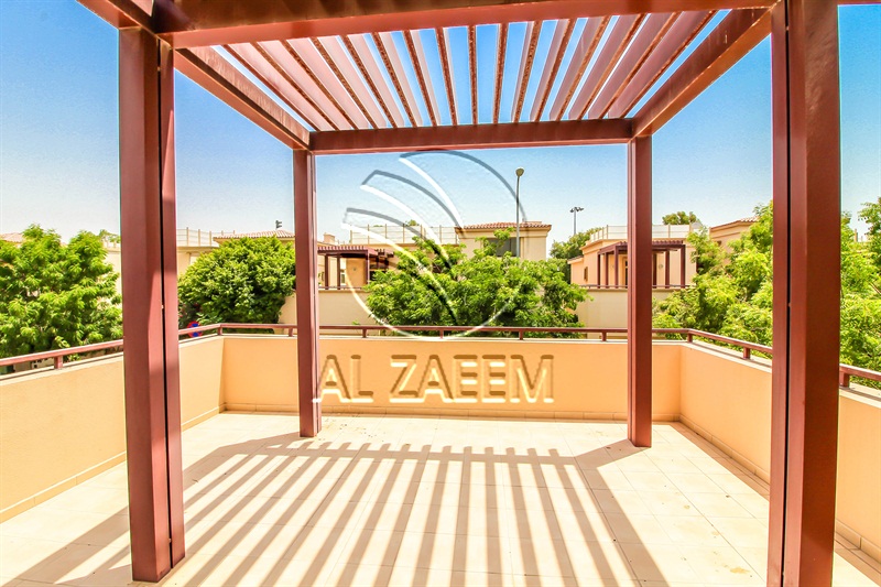 VACANT! Spacious Layout | Double row middle