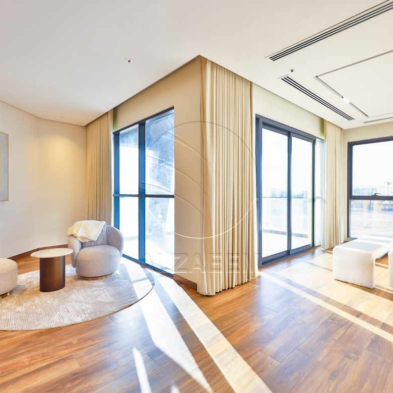 √ Single Row End | High Ceiling | Luxury Living √