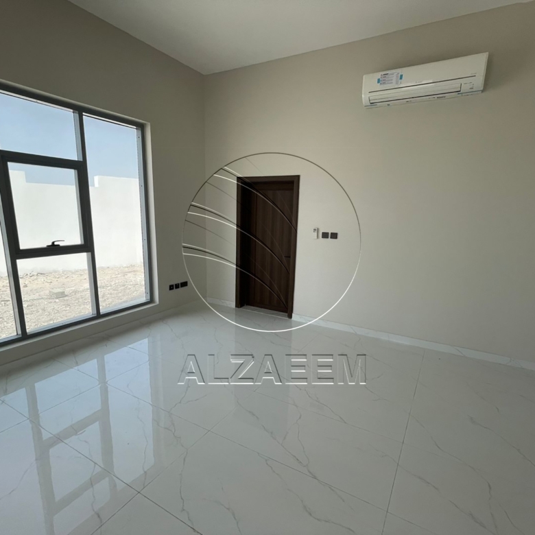 √ Mixed Use Villa | 5 Master Bedrooms | Majlis √