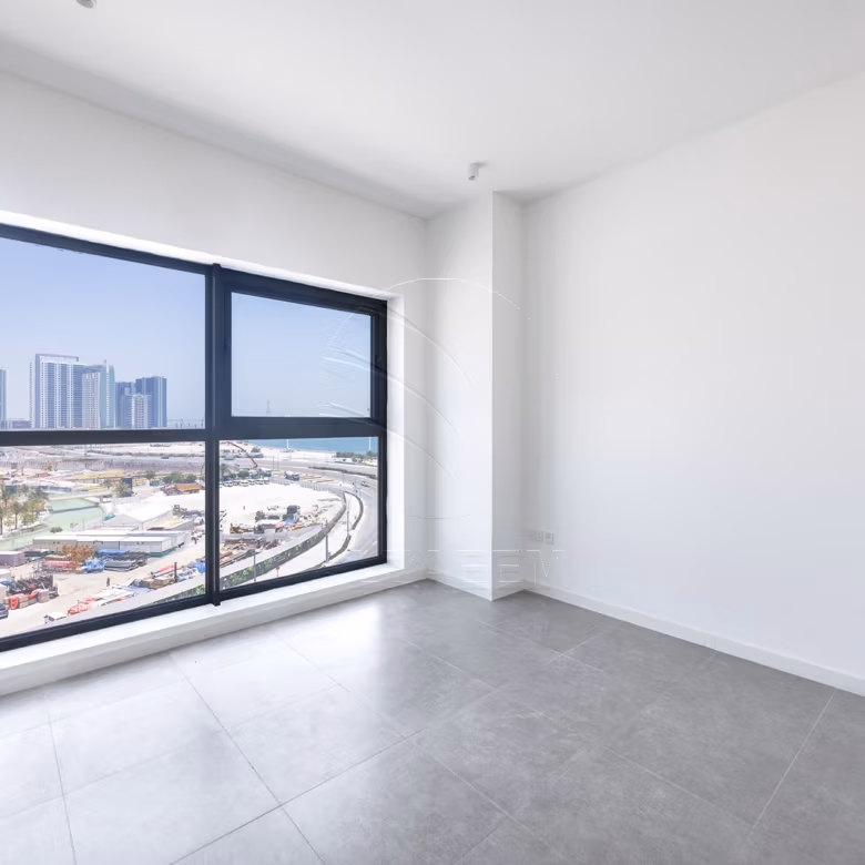 √ EXCLUSIVE | Bright + Spacious | Sea View 2BR+M √