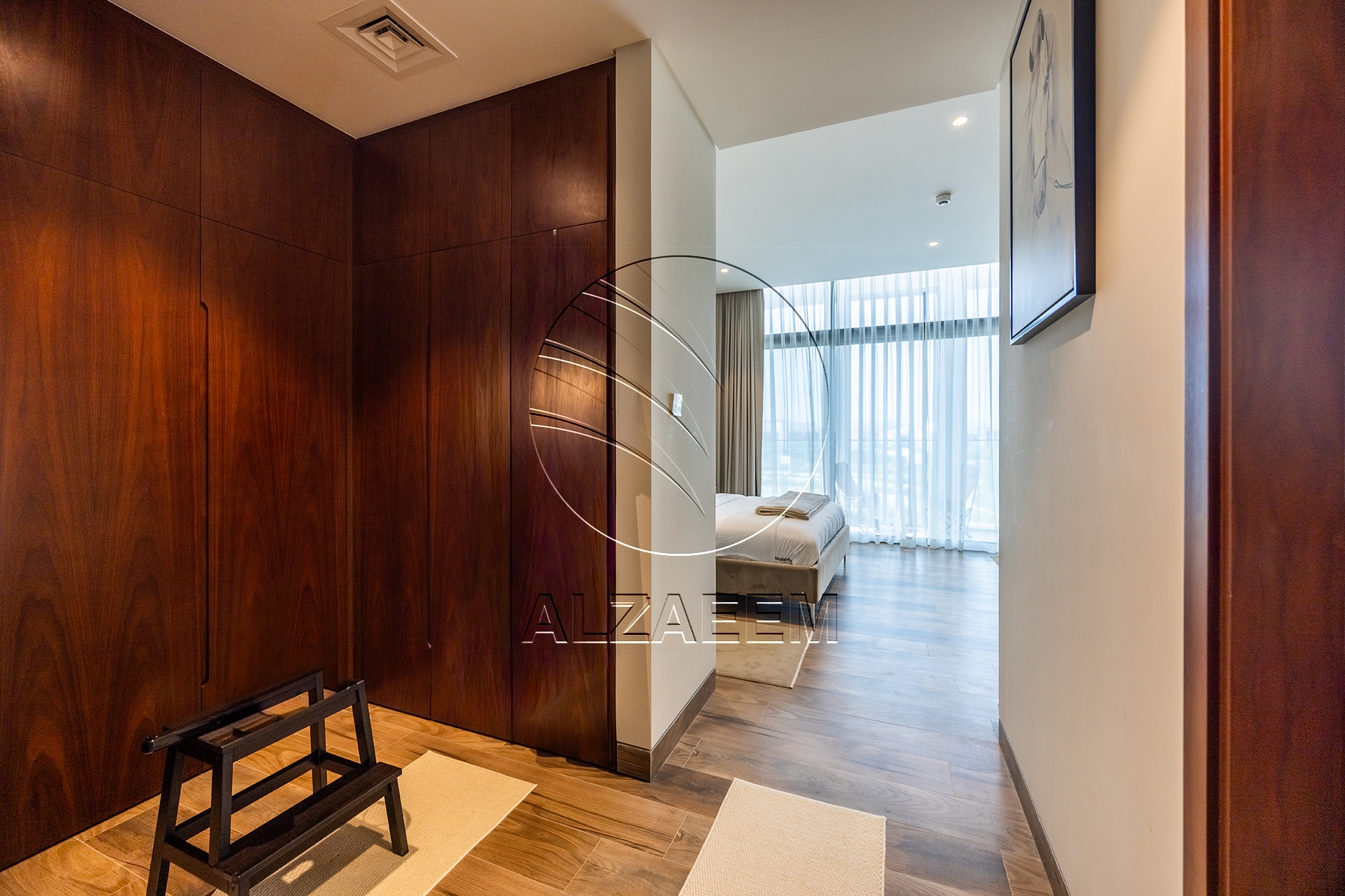 √CORNER 5BR Villa with Pool | Landscaped Garden√