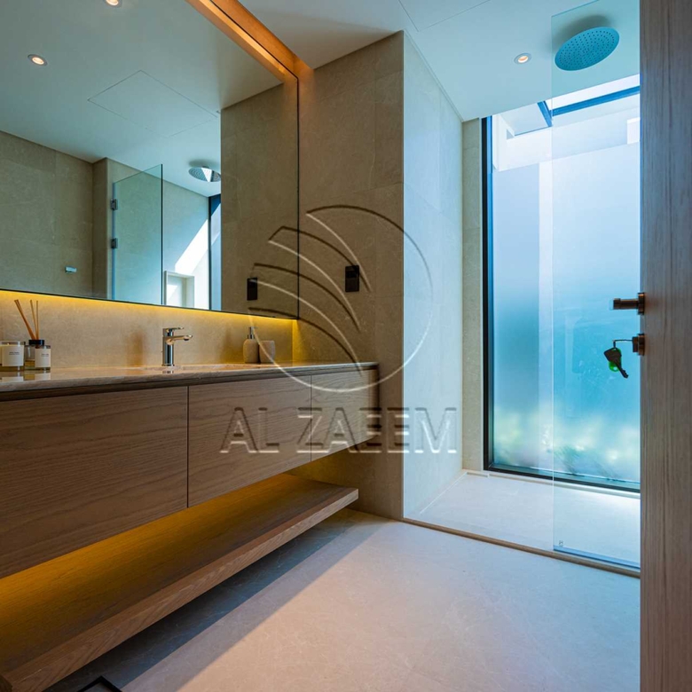 √1005 Sqm Plot! High Ceiling | Single Row Corner √