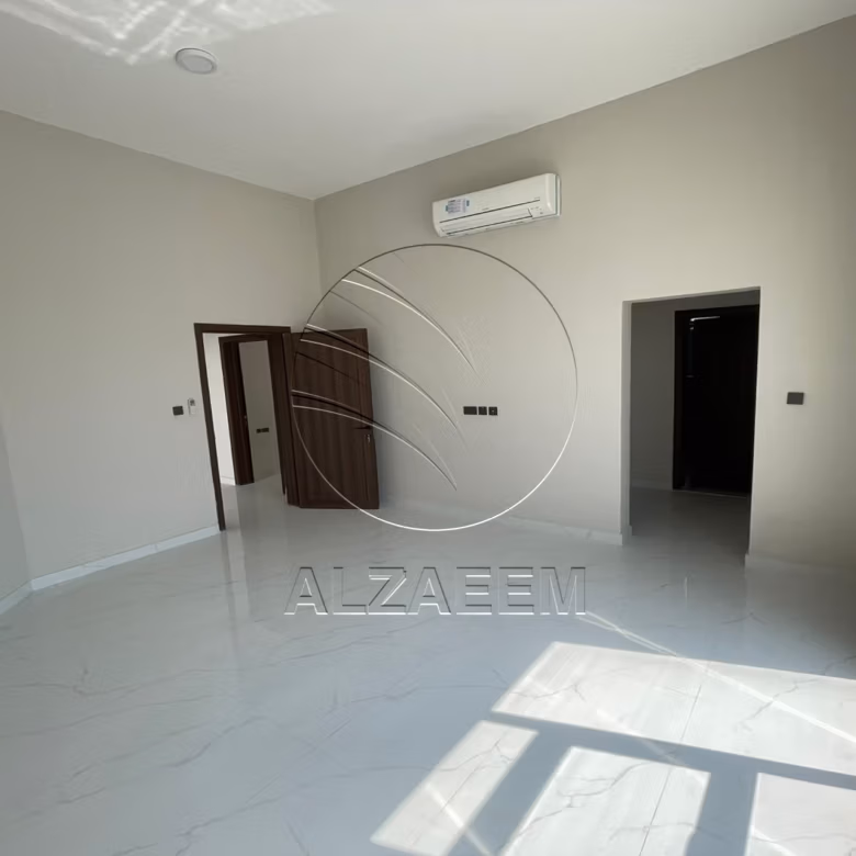 √ Mixed Use Villa | 5 Master Bedrooms | Majlis √