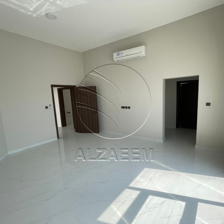 √ Mixed Use Villa | 5 Master Bedrooms | Majlis √