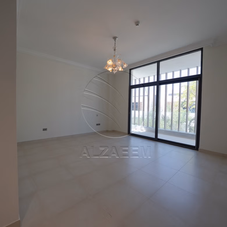 Single Row Corner | VACANT | Prime Location