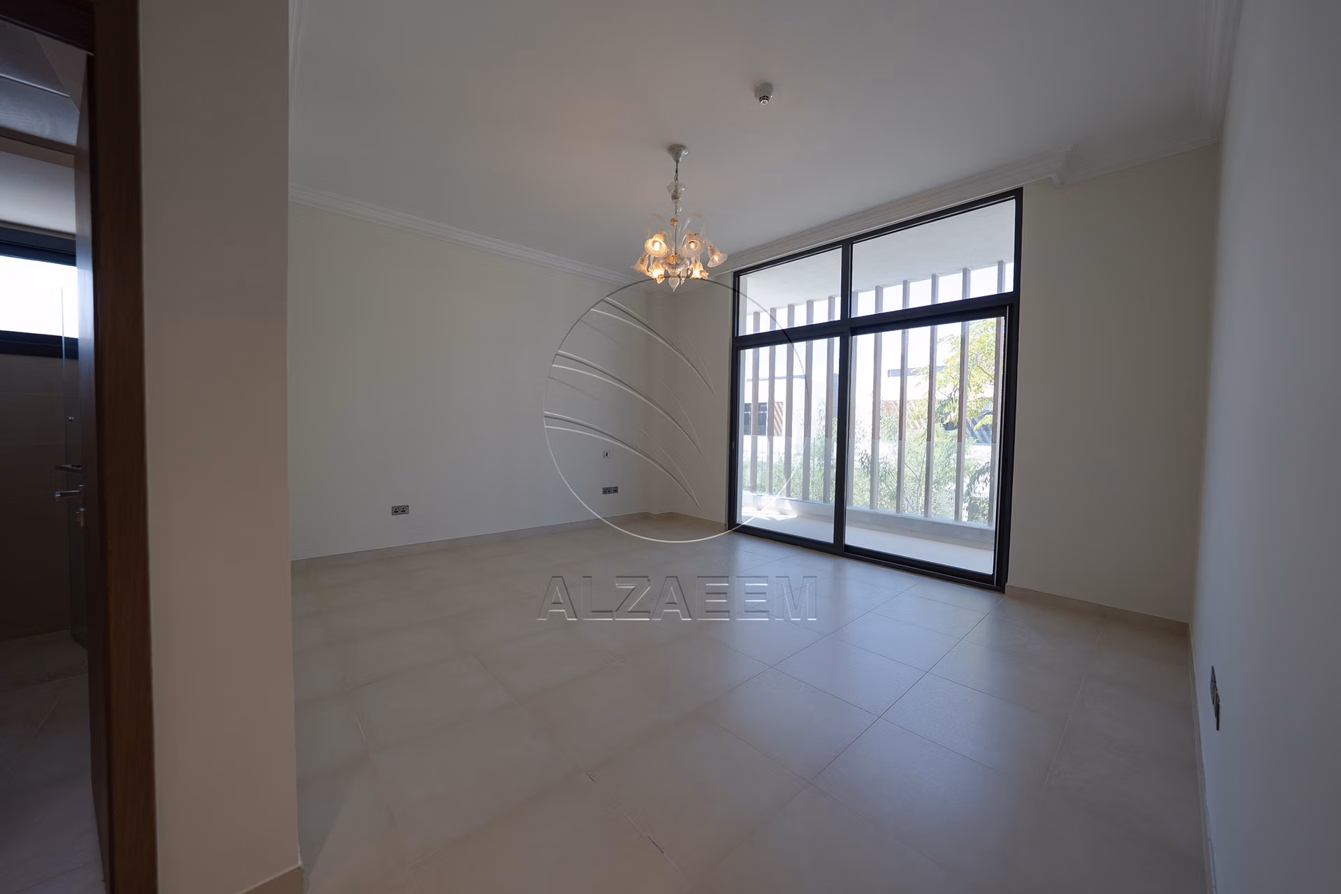 Single Row Corner | VACANT | Prime Location