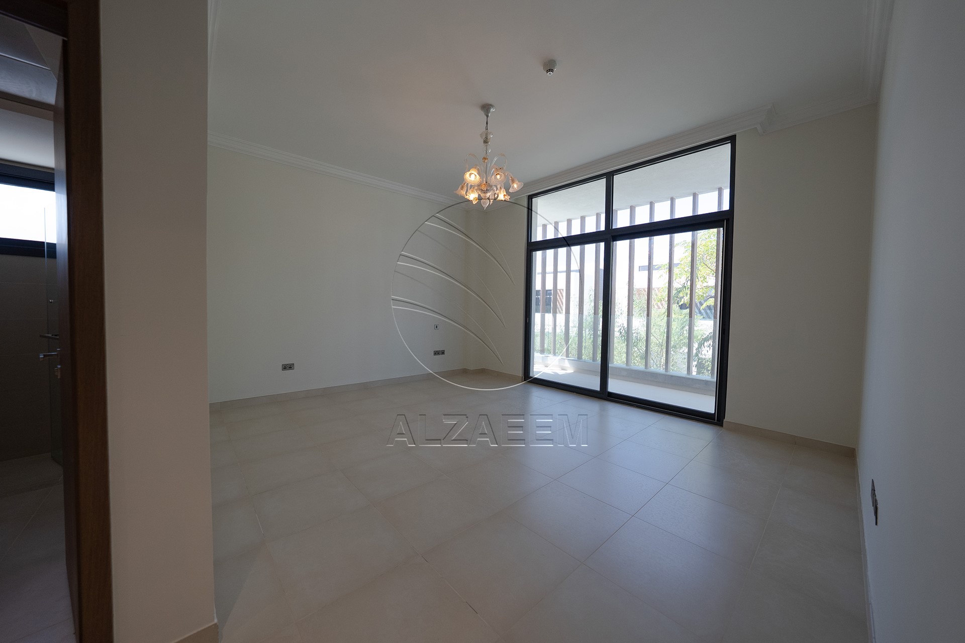 √Single Row Corner | VACANT | Prime Location√