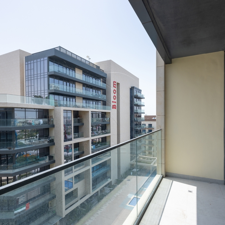 High Floor | White Goods Available | Move-in Ready